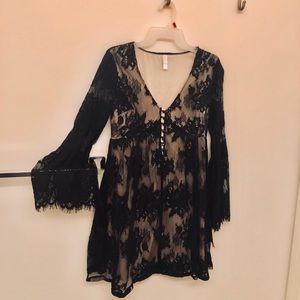 Witchy bell sleeve black lace dress